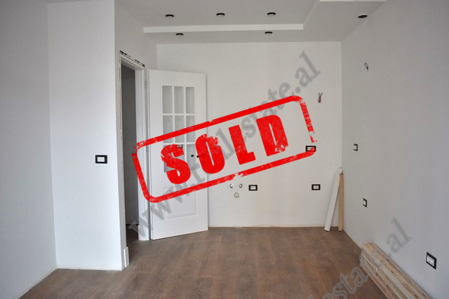 Apartament 1+1 ne shitje ne rrugen Muhamet Gjollesha ne zonen e 21 Dhjetorit ne Tirane.&nbsp;
Eshte